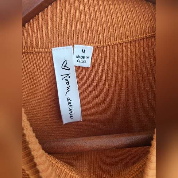 Room Service dress from Mendocino. Long sleeves.Stretchy. Sz M. No flaws. - Picture 4 of 6